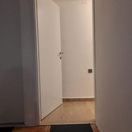 Апартаменти Apartman Sa Lodom 2+2 Пироваць Екстер'єр фото
