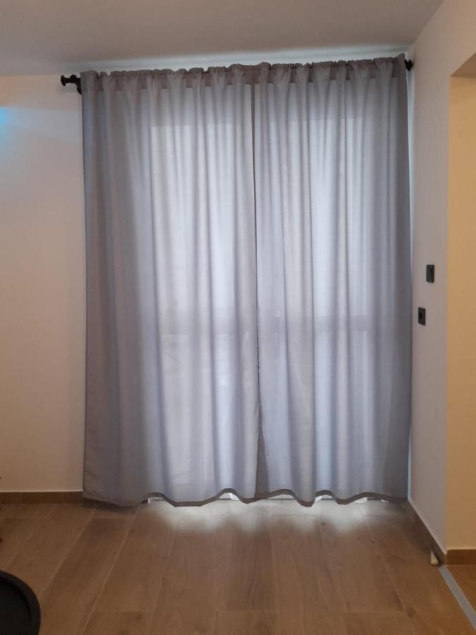 Апартаменти Apartman Sa Lodom 2+2 Пироваць Екстер'єр фото